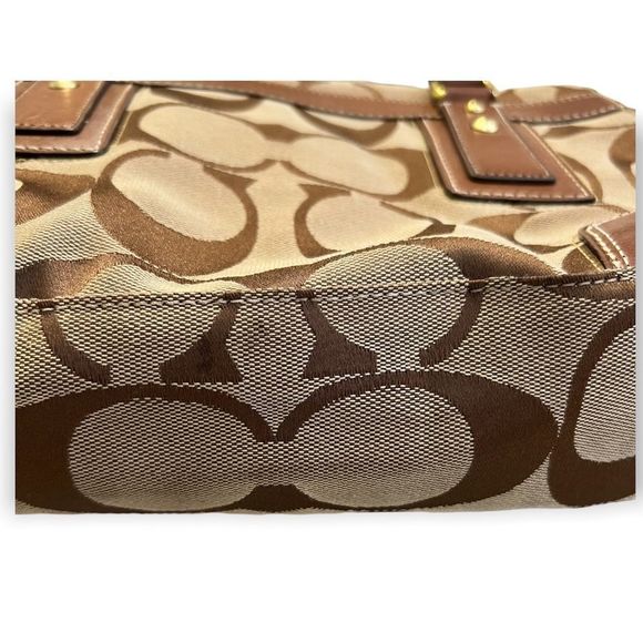 COACH Hampton Signature Stripe Carryall Tote - Picture 6 of 15